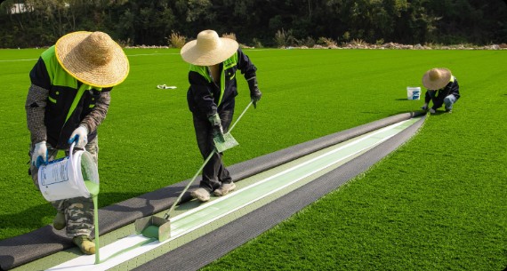 人工芝サッカー場の設置